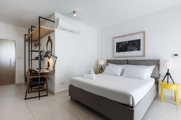 Two Pillows Boutique Hostel (Sliema)